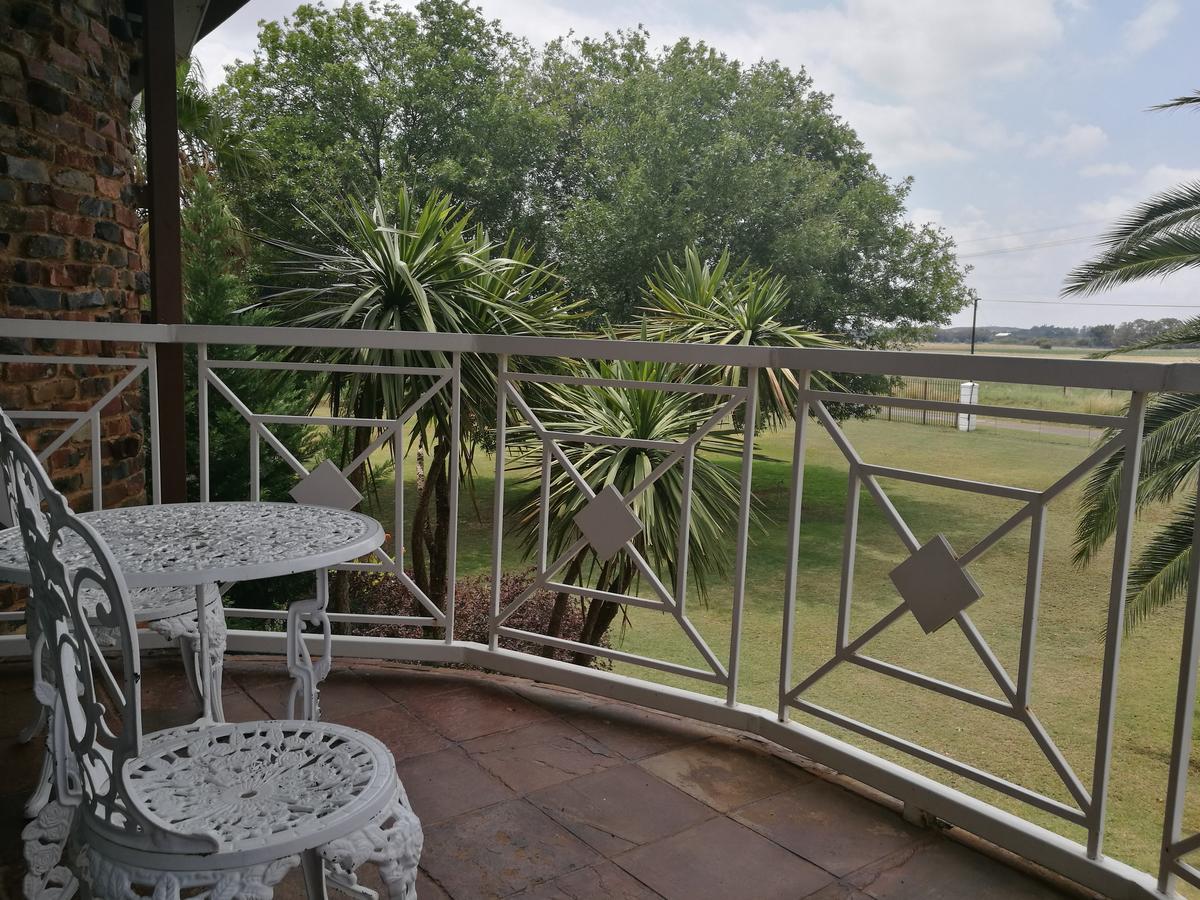 Krige Lodge B&B Блумфонтейн Екстер'єр фото